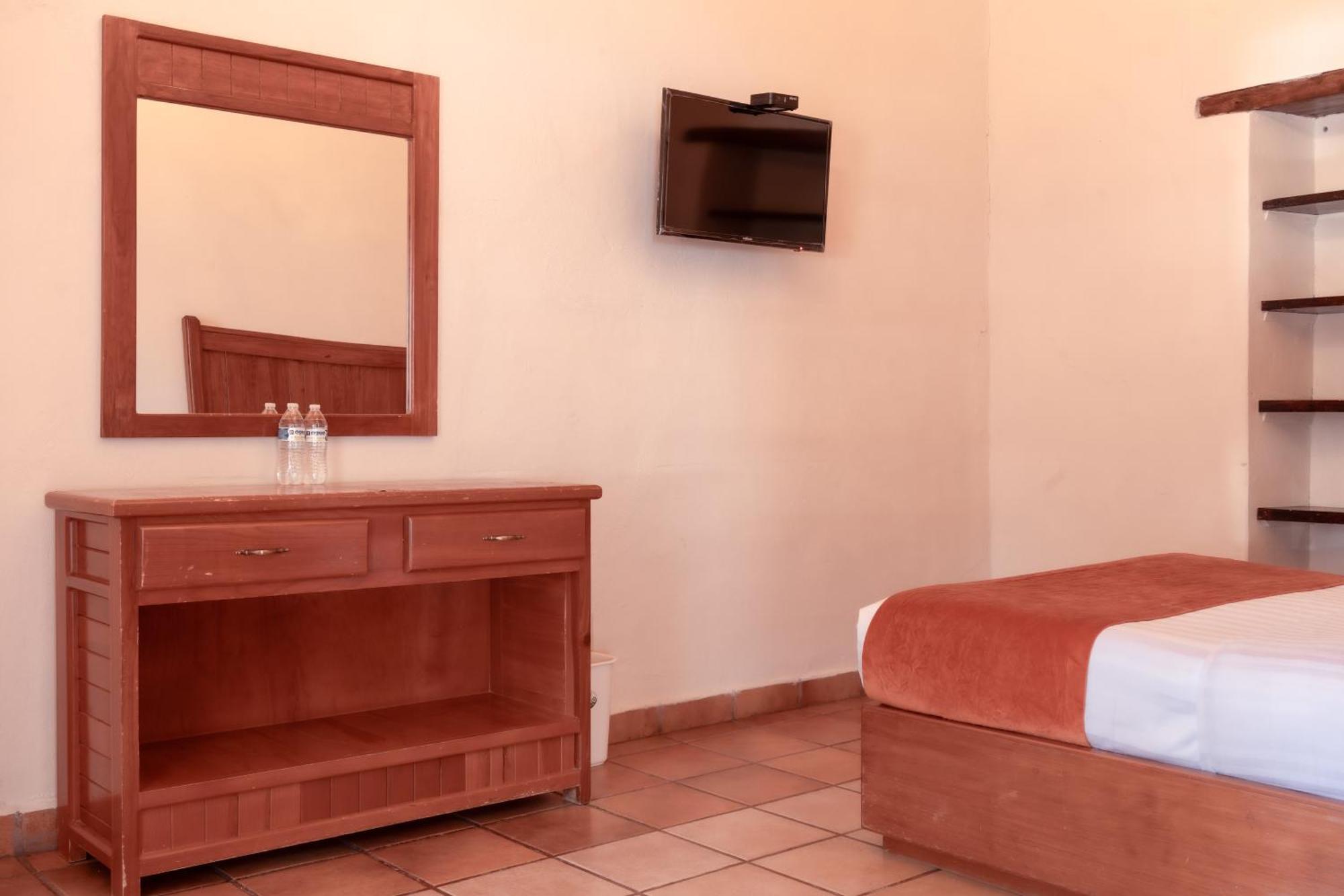Hotel La Casona Хилотепек-де-Абасоло Экстерьер фото